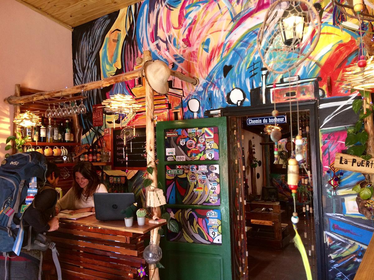 הומאהואקה La Puerta Verde Hostel & Bar מראה חיצוני תמונה