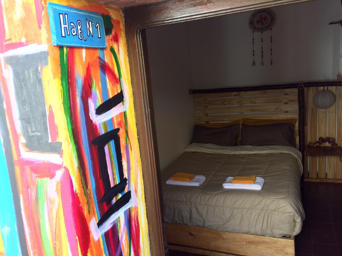 הומאהואקה La Puerta Verde Hostel & Bar מראה חיצוני תמונה