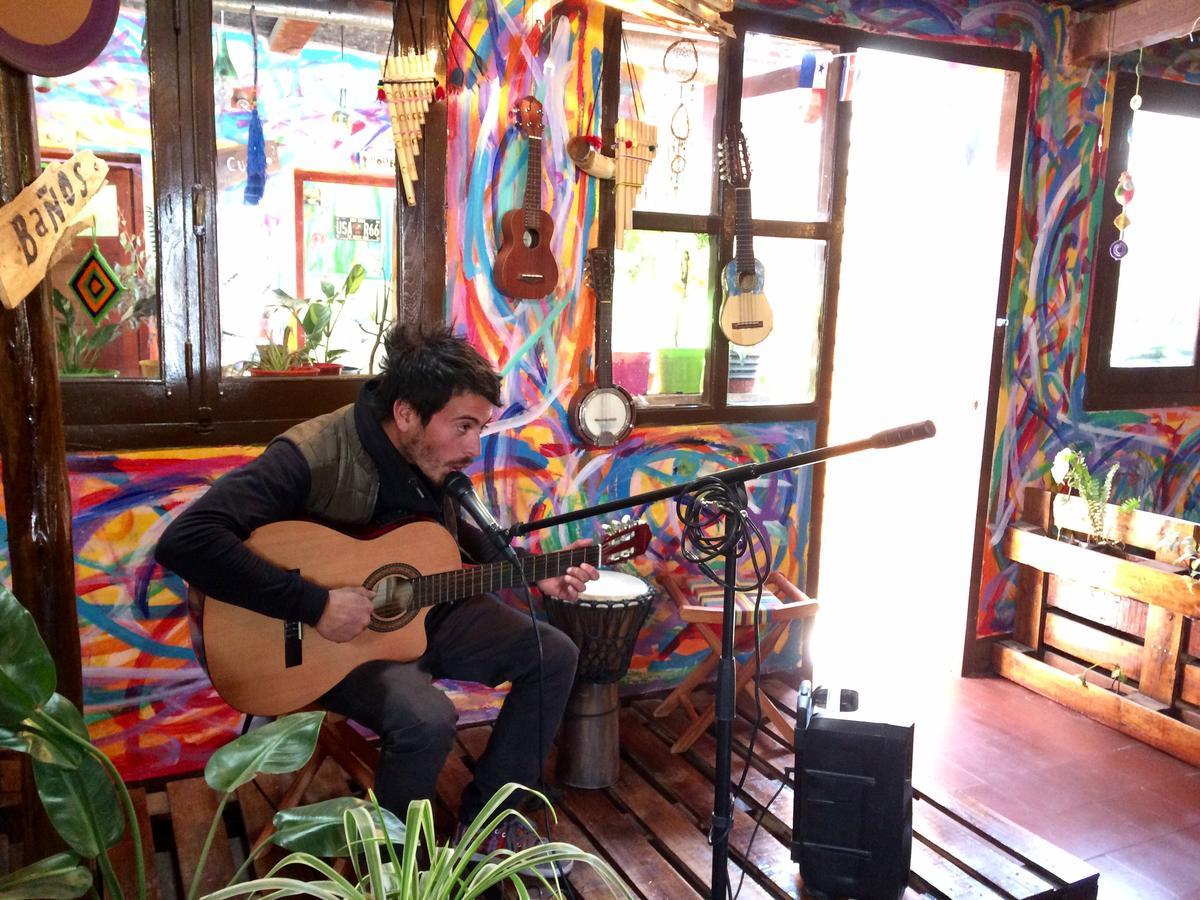 הומאהואקה La Puerta Verde Hostel & Bar מראה חיצוני תמונה