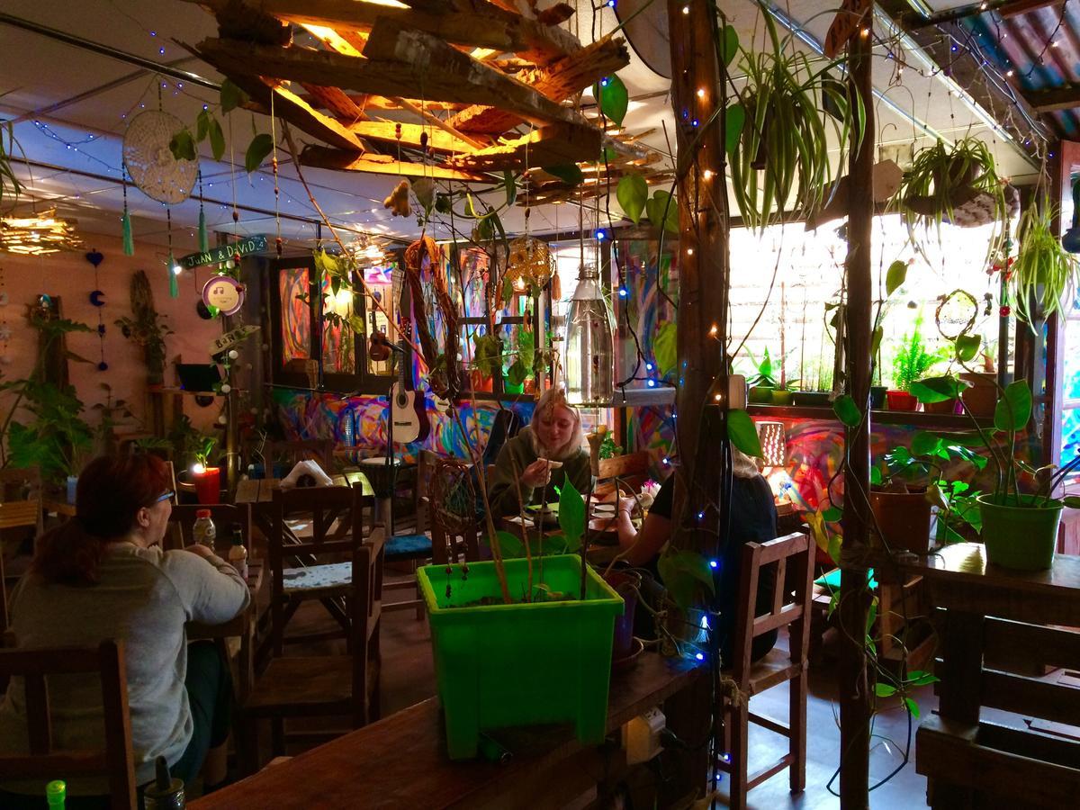 הומאהואקה La Puerta Verde Hostel & Bar מראה חיצוני תמונה