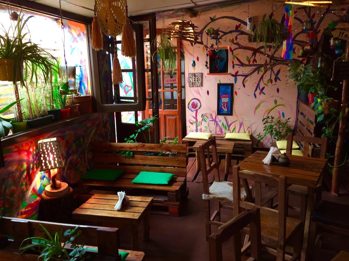 הומאהואקה La Puerta Verde Hostel & Bar מראה חיצוני תמונה
