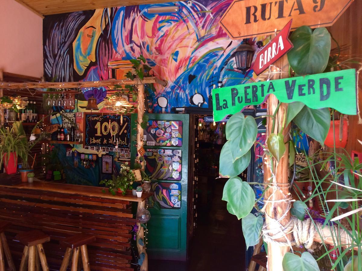 הומאהואקה La Puerta Verde Hostel & Bar מראה חיצוני תמונה